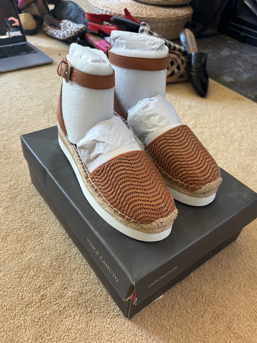 NIB Vince Camuto Cognanc Woven Leather Platform Sandals